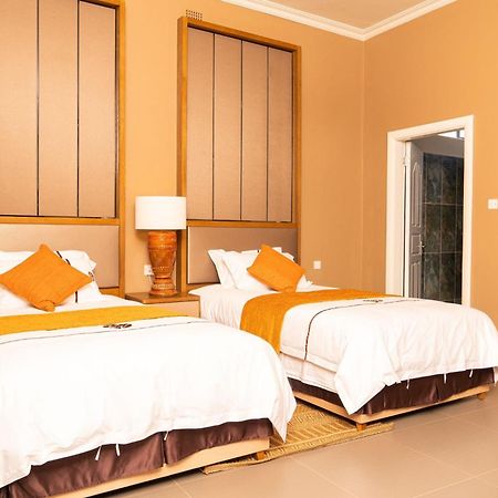 Ezulwini Villa Hotel Хараре Екстериор снимка