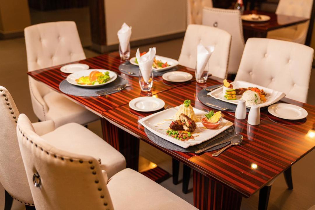 Ezulwini Villa Hotel Хараре Екстериор снимка